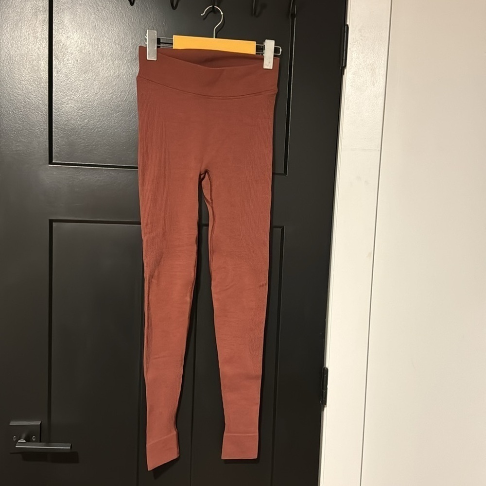 Lululemon Keep The Heat Thermal Tight *27"
Savannah - Picture 11 of 13